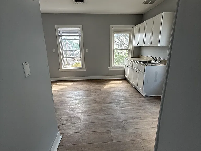 295 Lloyd St #2 — Photo 12