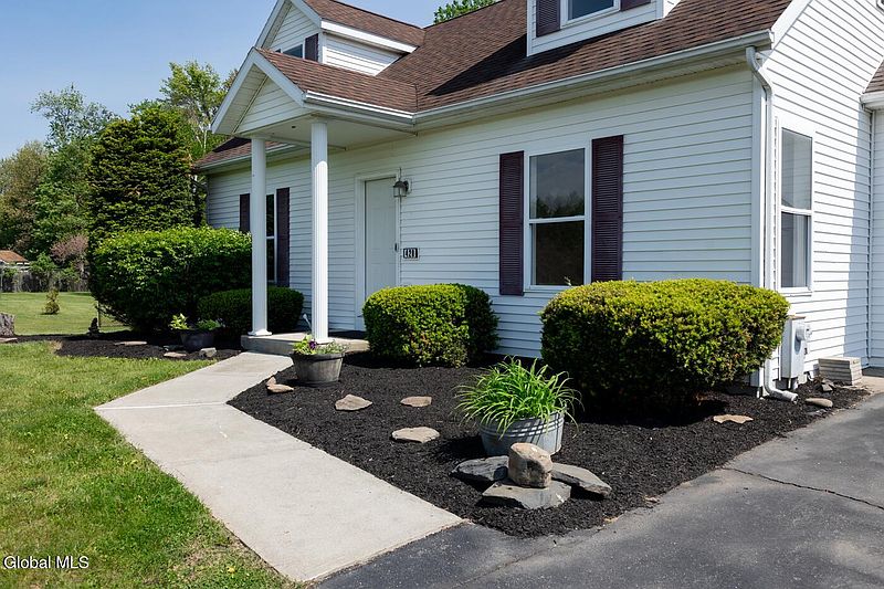 4th image of 420 Helderview Drive