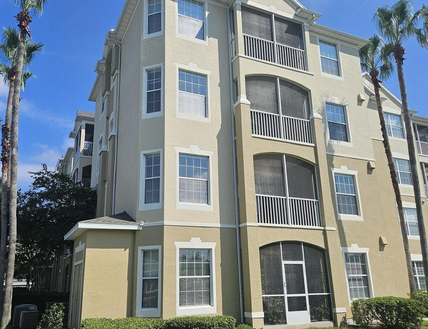 3 bed, 2.0 bath, 1247 sqft, $1,750 — Photo 2