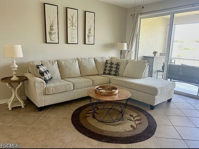2 bed, 2.0 bath, 1116 sqft, $4,900 — Photo 2