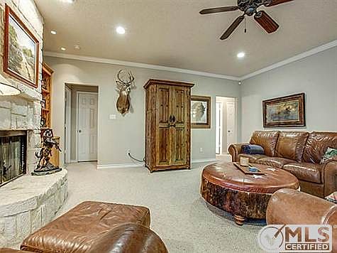 4th image of 610 Dorchester Ln