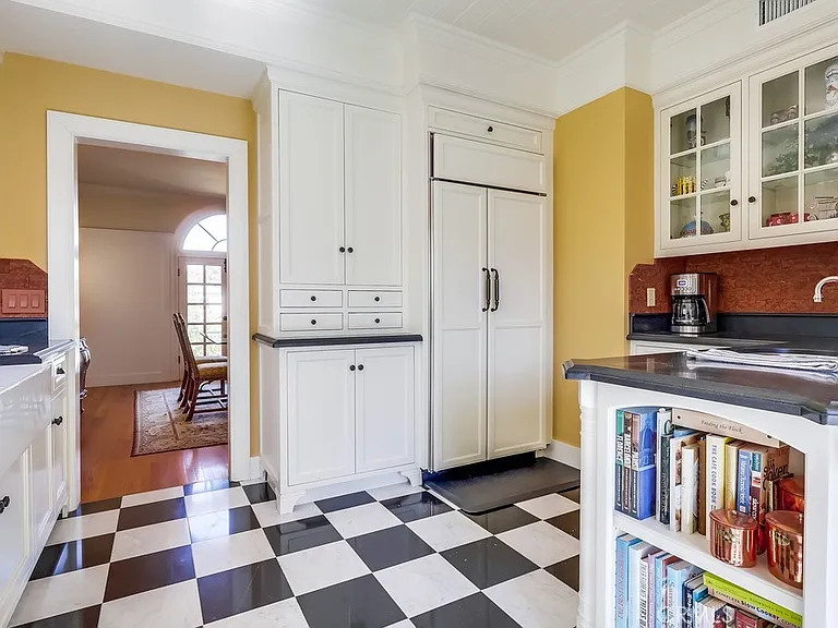 1239 S Patton Ave — Photo 21