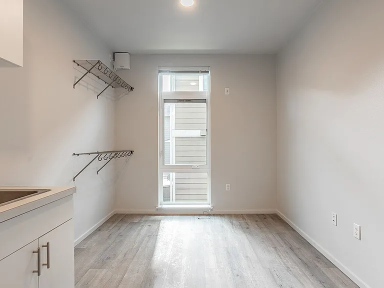 Welcome to 1806 23rd Ave Contemporary building — Photo 20
