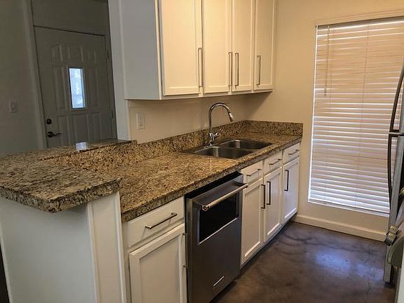 3rd image of 3828 N 32nd St Unit 110