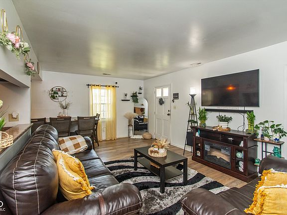 4th image of 4412 Buxton Ct