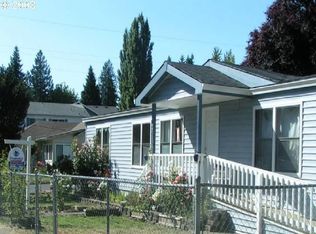 365 SW Lake Shore Dr, Estacada, OR 97023