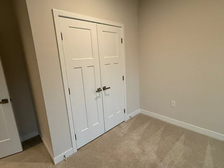 108 S Durham Dr — Photo 37