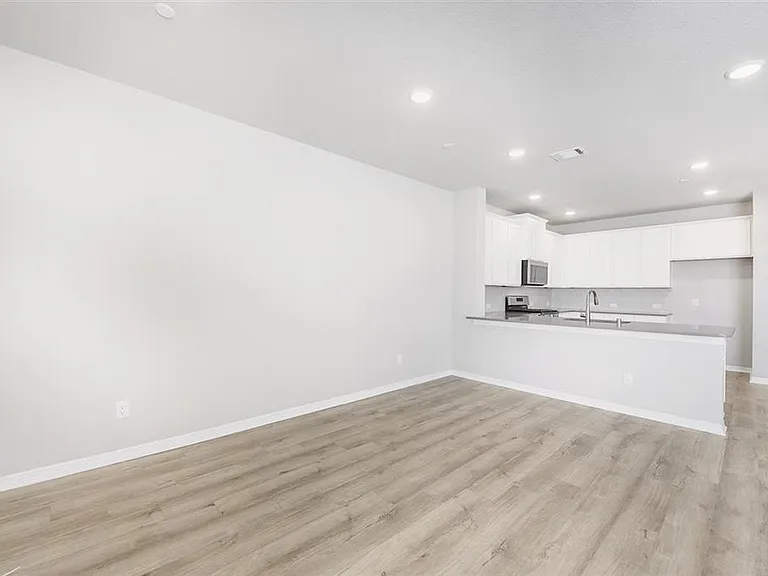 8034 Scanlan Trce — Photo 6