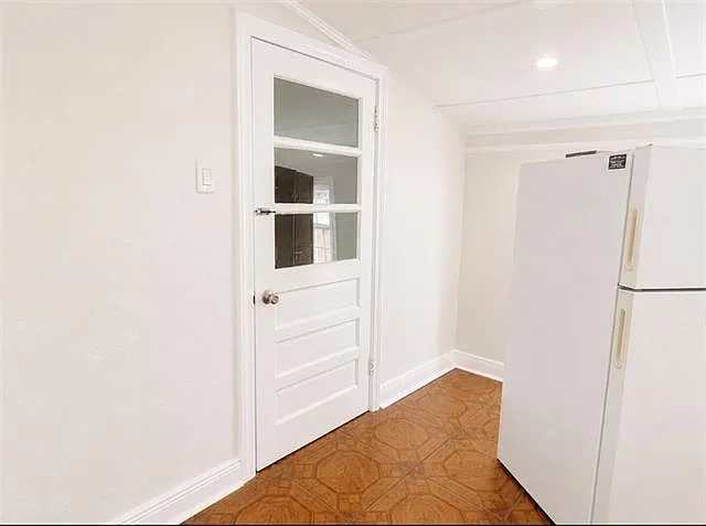 3 bed, 1.5 bath, 1300 sqft, $1,800 — Photo 3