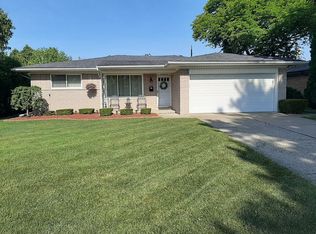 33643 Ashton Dr, Sterling Heights, MI 48312