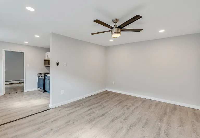 908 E Cliveden St #D41 — Photo 4