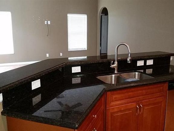 4th image of 2381 SW Abalon Cir
