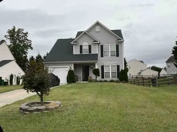 11638 Northwoods Forest Dr, Charlotte, NC 28214