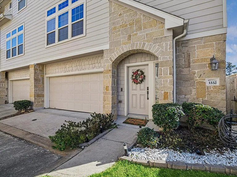 3332 Home Point Dr — Photo 3