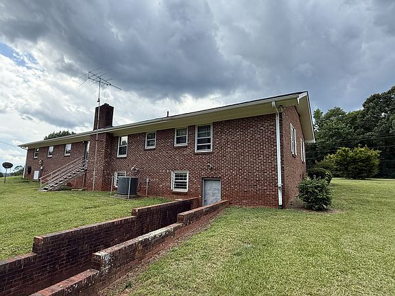 3rd image of 133 Hully Bridge Rd