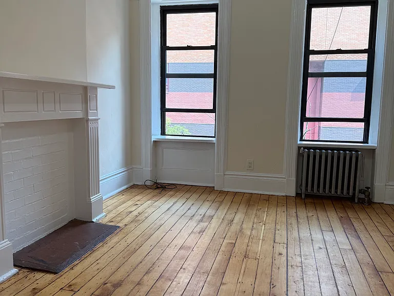 530 W 50th St #4B — Photo 2