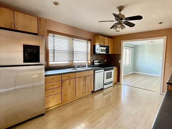 4th image of 9430 S Springfield Ave #2