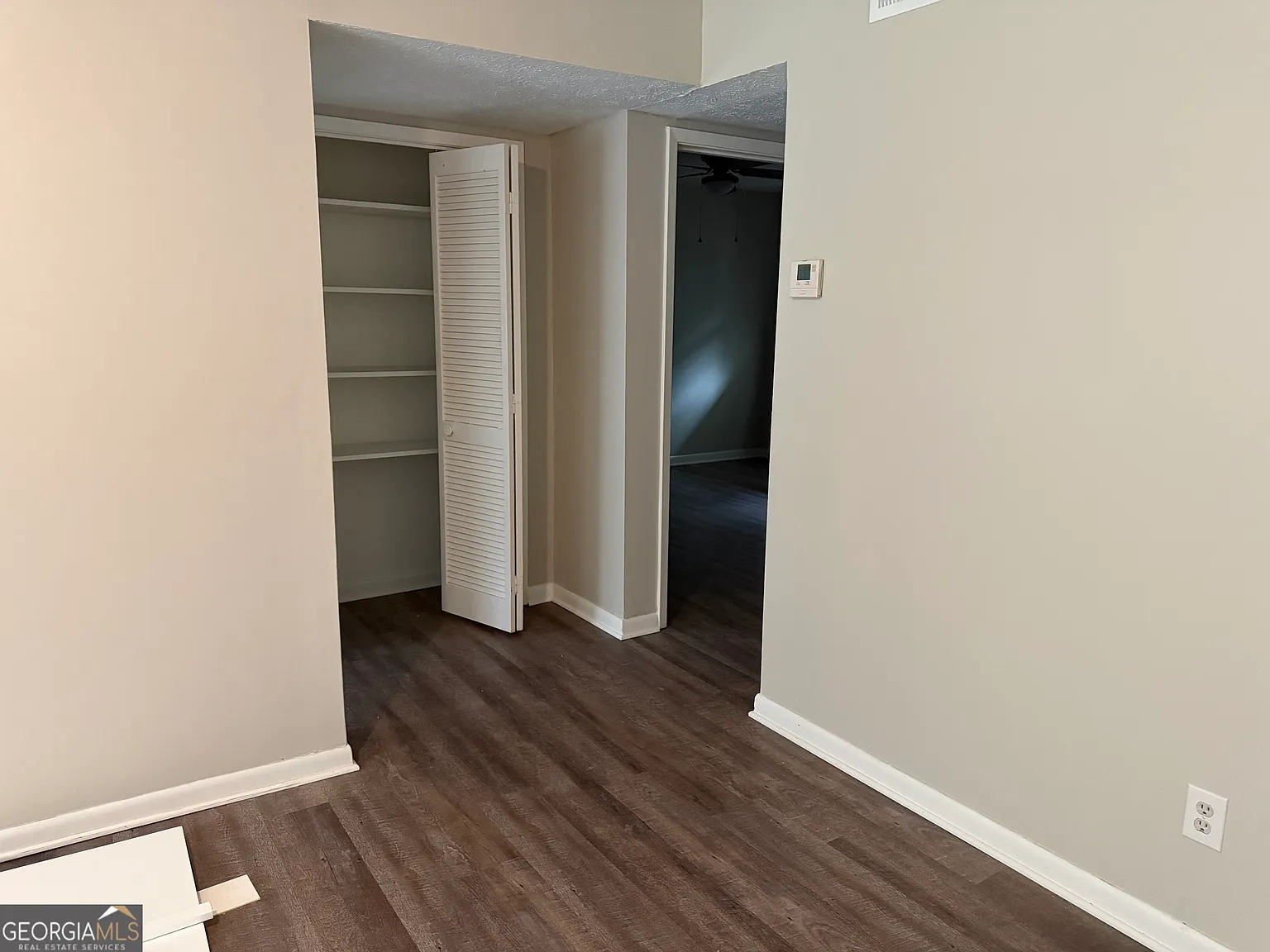 2 bed, 1.0 bath, 970 sqft, $1,395 — Photo 4