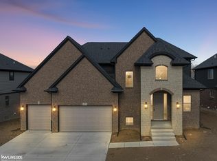 24711 Brookshire Dr #62, Macomb, MI
