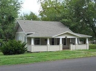 720 N Oakland Ave, Mountain Grove, MO 65711