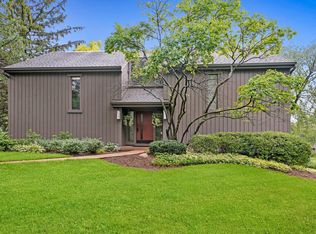 310 Hilltop Ct APT A, Barrington, IL 60010