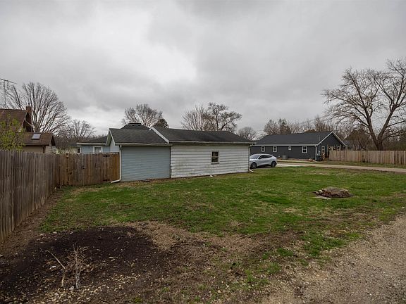 2nd image of 400 E Church St