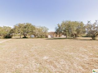 2163 Nursery Rd, Victoria, TX 77904