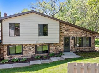 1014 Zanzibar Ln N, Plymouth, MN 55447