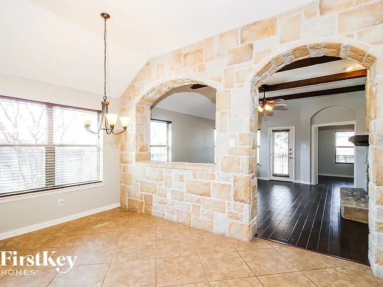 206 Lavaca Dr — Photo 8