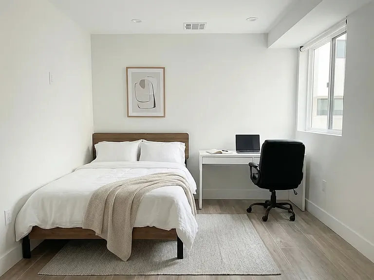 1326 W 35th Pl — Photo 31