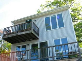 93 Prospect Rd, Centerport, NY 11721