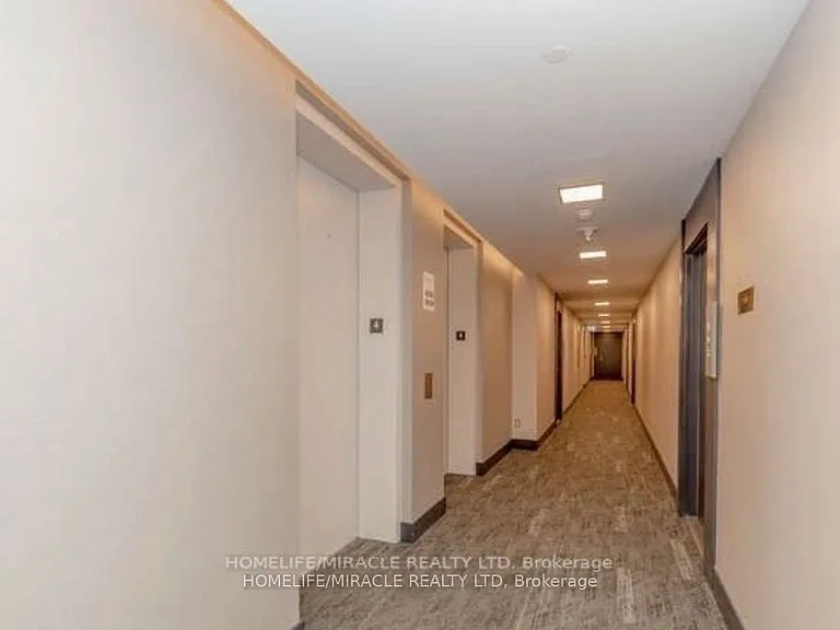 180 Veterans Dr #704 — Photo 2
