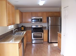 120 Fayette Ct, Minooka, IL 60447