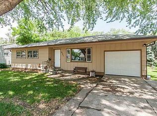 631 13th St, West Des Moines, IA 50265