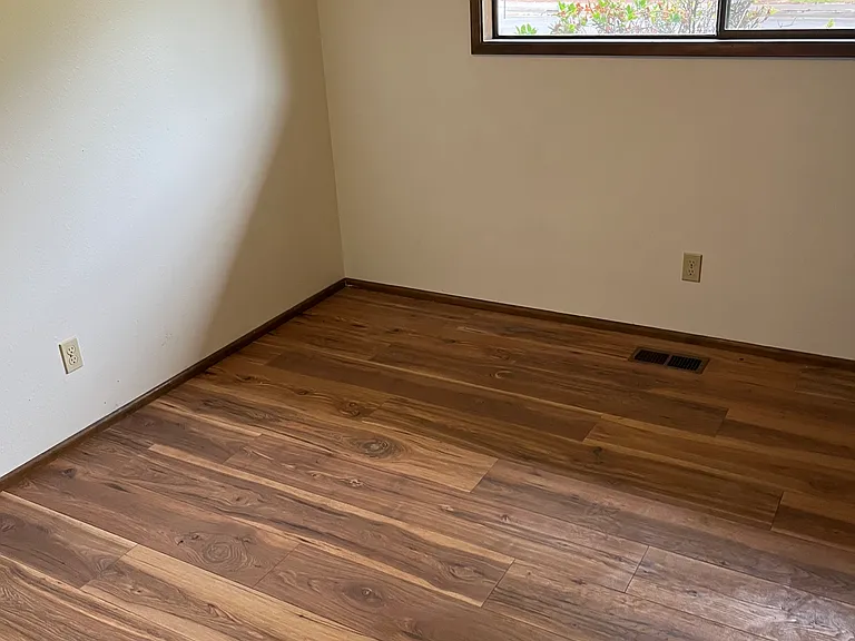 1595 Amberland Ave — Photo 8