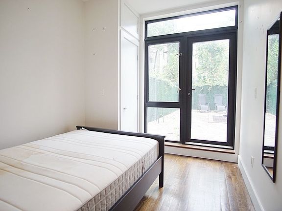 4th image of 123 Woodbine St #1B