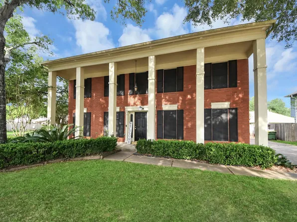 3925 Spring Crest Ct, Pearland, TX 77584