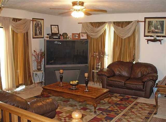 1st image of 220 Lawn Ave