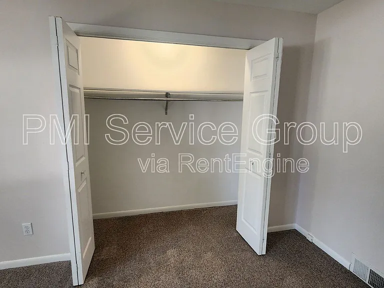 229 Hickory St — Photo 6