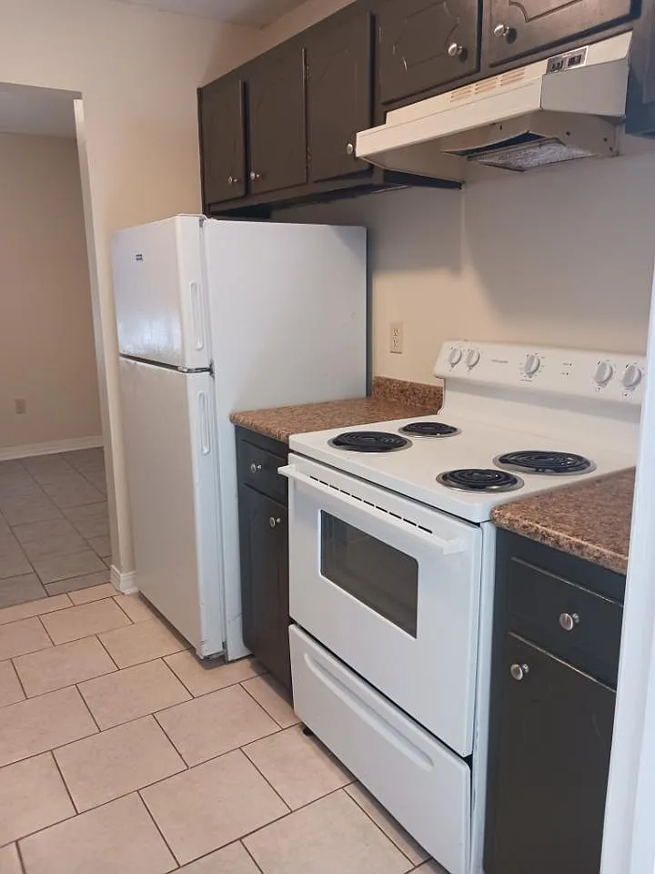 Springdale Apartments — Photo 1