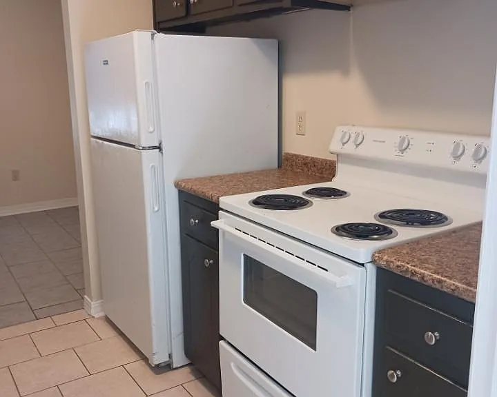Springdale Apartments — Photo 1