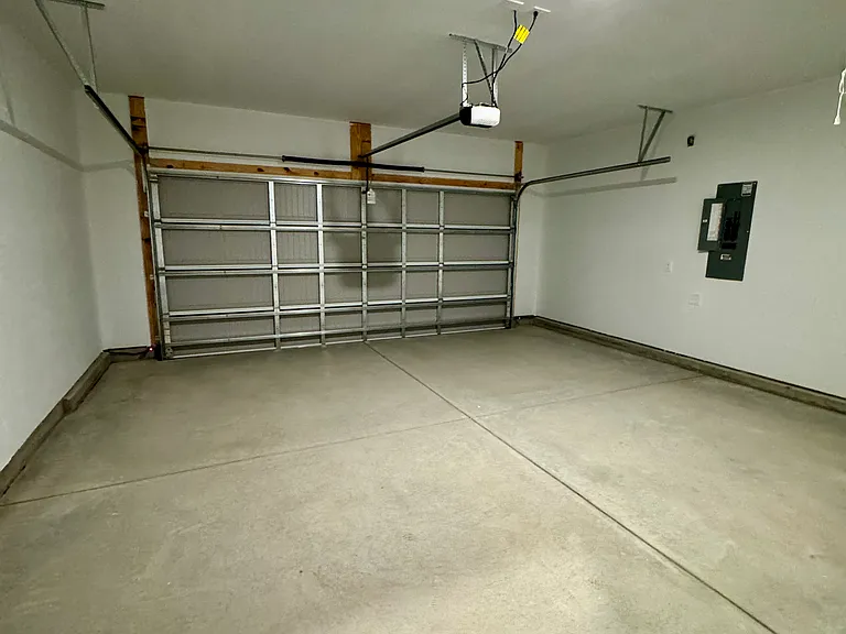 548 Coronado Ave — Photo 23