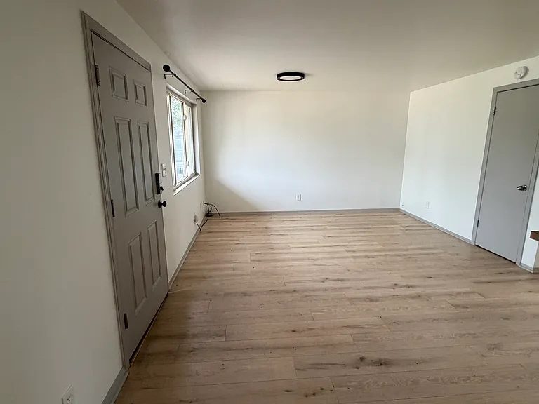 3335 Benton St #7 — Photo 8
