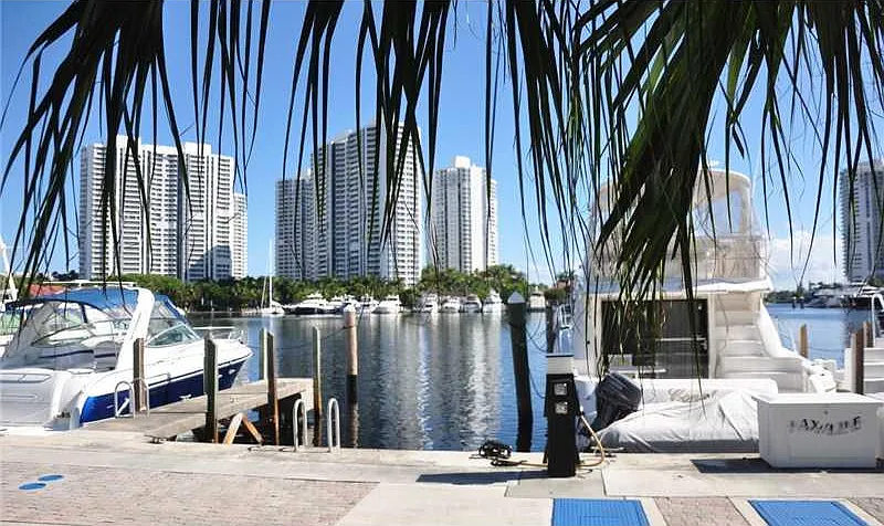 2 bed, 1143 sqft, $2,600 — Photo 4