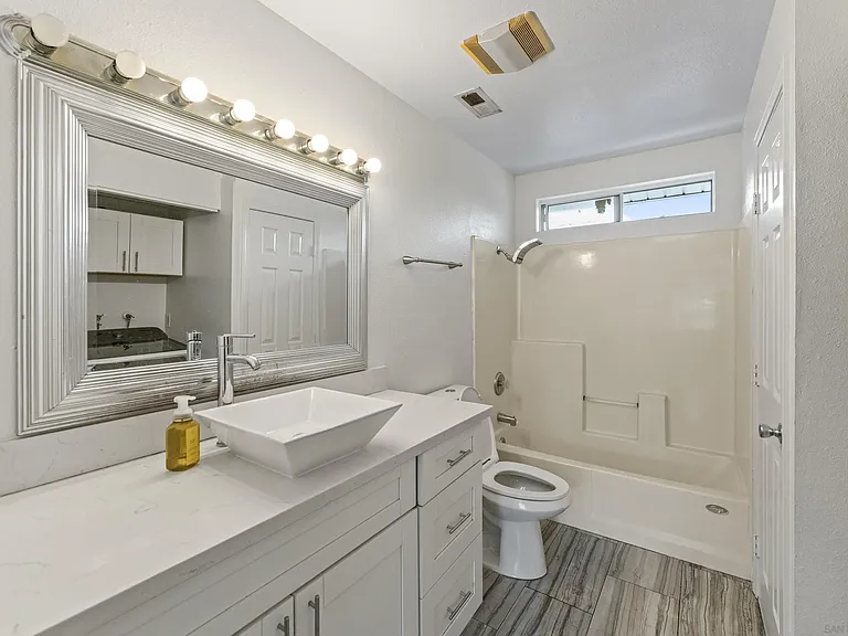 1120 Quail St — Photo 23