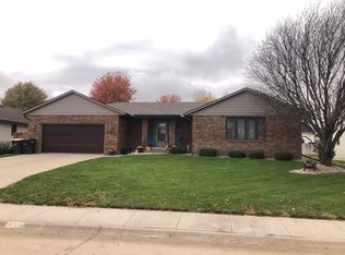 1607 Apache Ave, Hastings, NE 68901