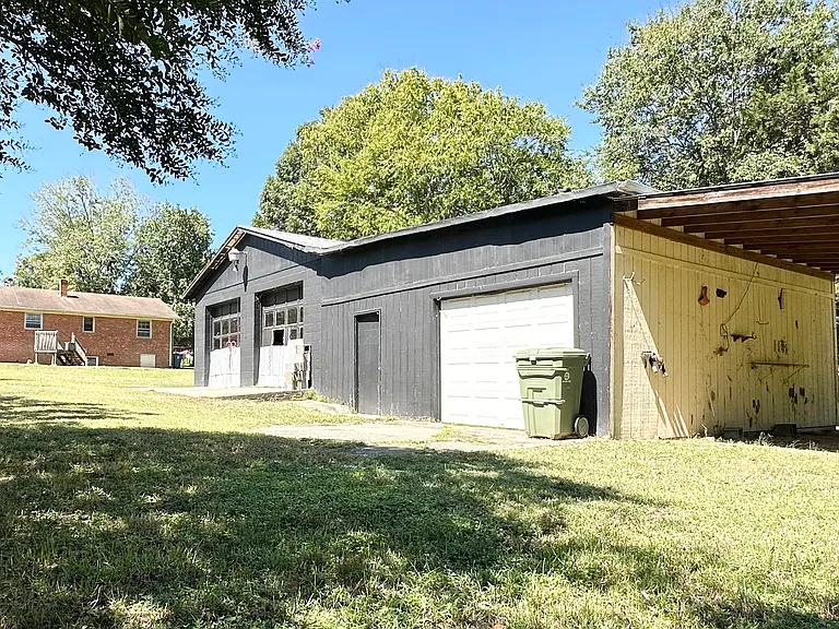 2204 Long Dairy Rd — Photo 3