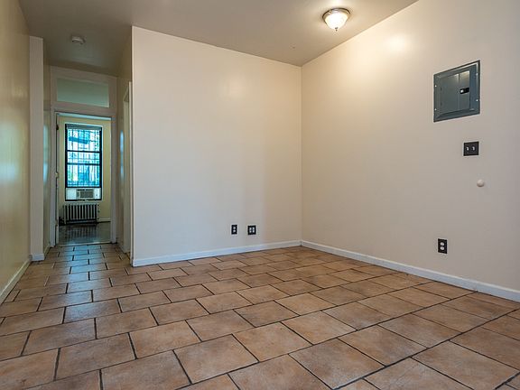 2nd image of 300 Jefferson St #9X