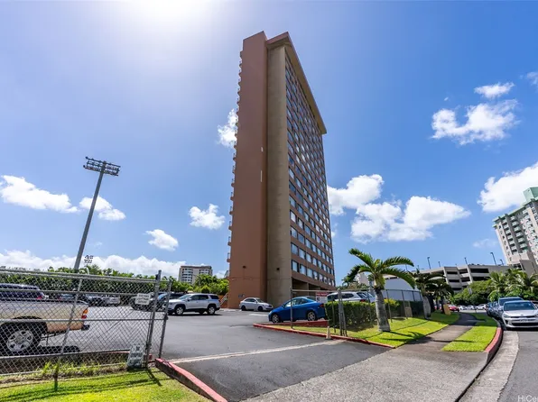 1121 Ala Napunani St APT 1502, Honolulu, HI 96818