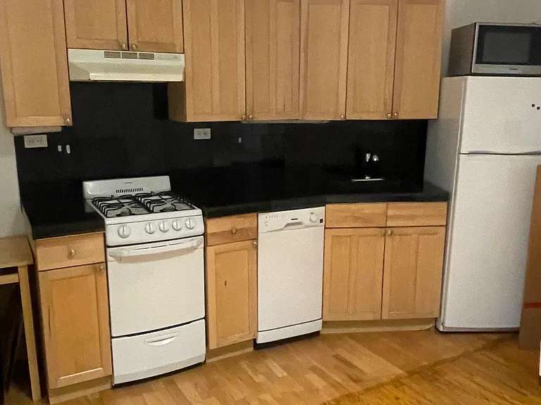 116 E 92nd St #2A — Photo 1